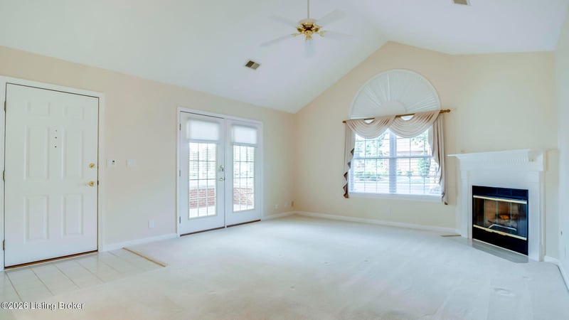 8228 St Andrews Village Dr, Louisville, KY 40241
