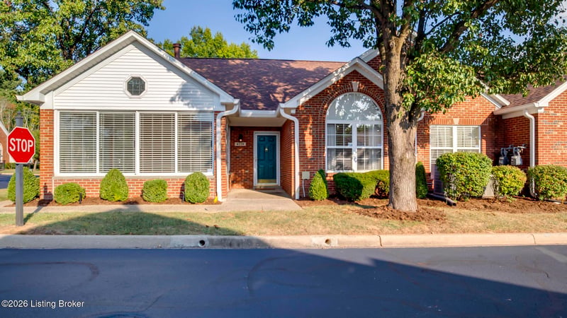 8228 St Andrews Village Dr, Louisville, KY 40241
