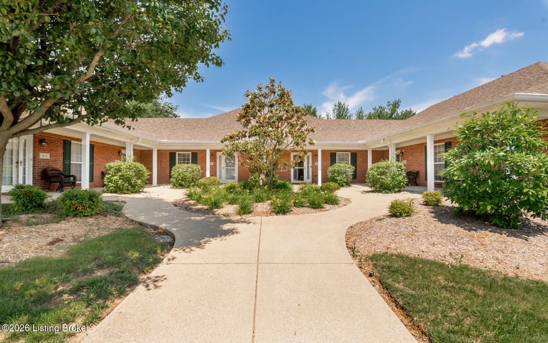 824 Garden Pointe Dr, Simpsonville, KY 40067