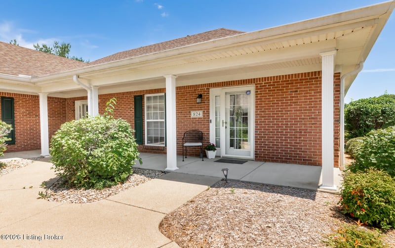 824 Garden Pointe Dr, Simpsonville, KY 40067