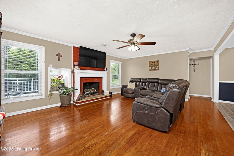 825 Thomas Ln, Bloomfield, KY 40008
