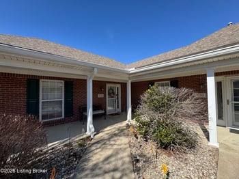 828 Garden Pointe Dr, Simpsonville, KY 40067