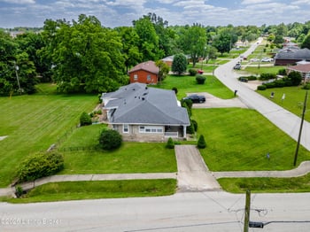 828 W Elm Rd, Radcliff, KY 40160