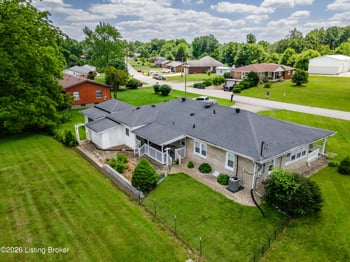 828 W Elm Rd, Radcliff, KY 40160