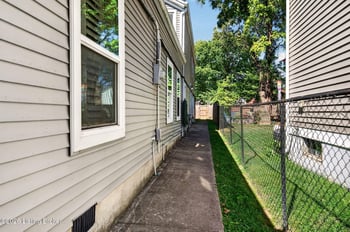 829 E Chestnut St, Louisville, KY 40204
