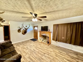 83 S Church St, Mackville, KY 40040