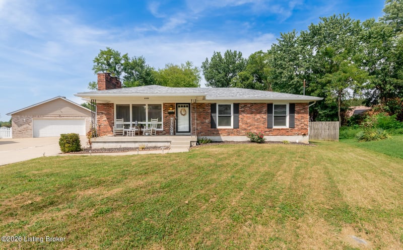8300 Twisted Pine Rd, Louisville, KY 40219