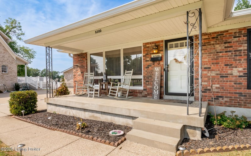8300 Twisted Pine Rd, Louisville, KY 40219