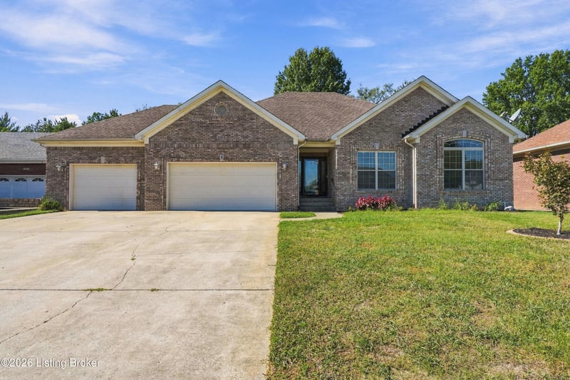 8305 Grandel Forest Way, Louisville, KY 40258