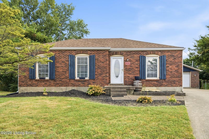 8305 Olive Hill Ct, Louisville, KY 40228