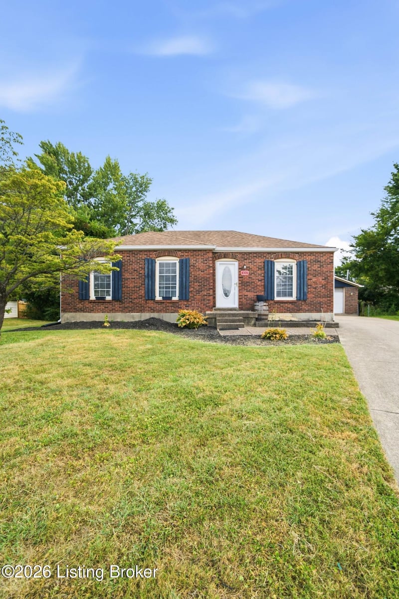 8305 Olive Hill Ct, Louisville, KY 40228