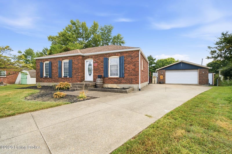 8305 Olive Hill Ct, Louisville, KY 40228
