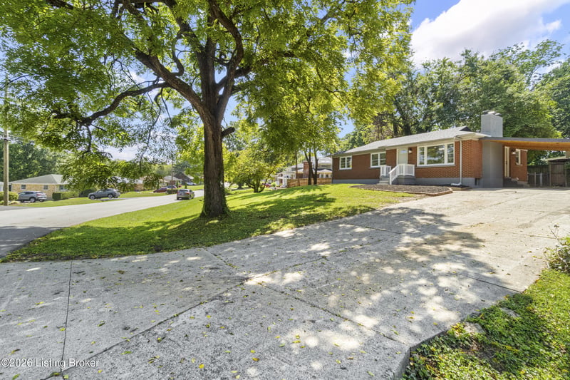 8309 Denise Dr, Louisville, KY 40219