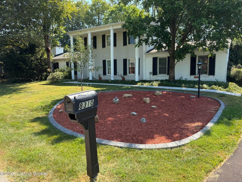 8310 Easton Ln, Louisville, KY 40242