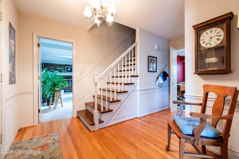 8310 Easton Ln, Louisville, KY 40242