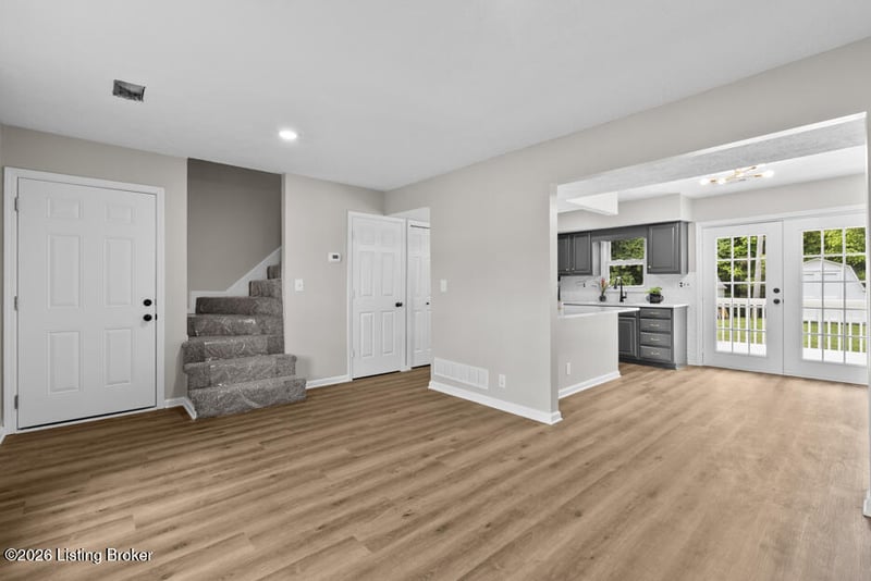 8311 Damascus Cir, Louisville, KY 40228