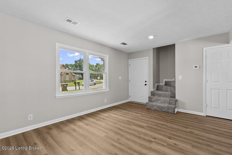 8311 Damascus Cir, Louisville, KY 40228