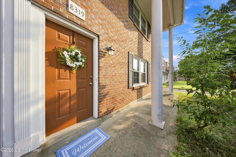 8319 Damascus Cir, Louisville, KY 40228