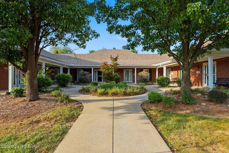 836 Garden Pointe Dr, Simpsonville, KY 40067