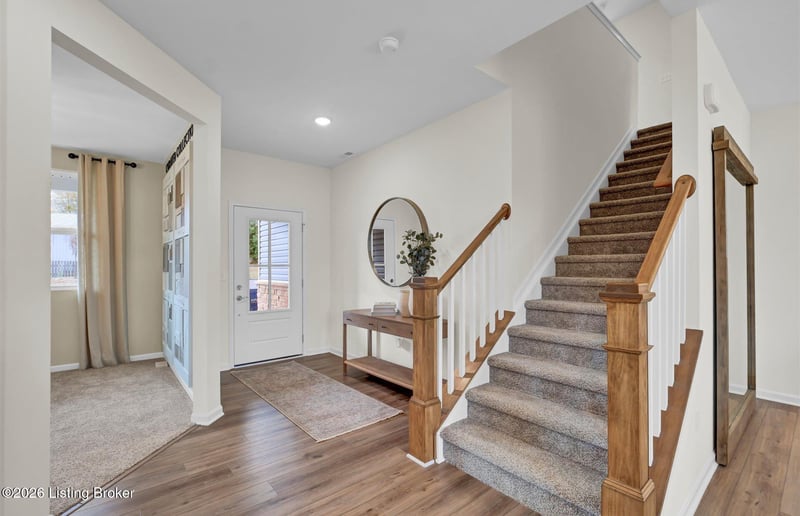 8400 Hollis Vw Way, Louisville, KY 40214