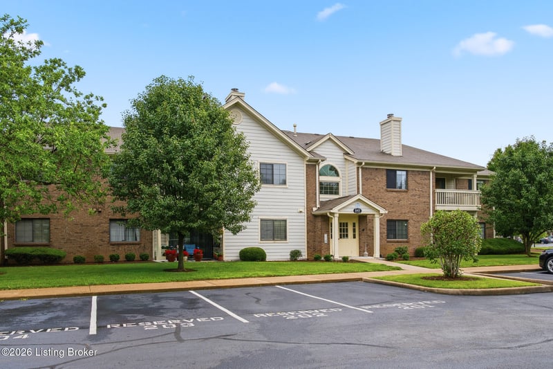 8401 Ambrosse Ln #207, Louisville, KY 40299