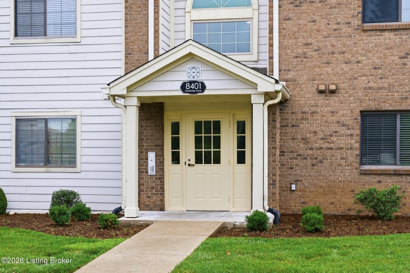 8401 Ambrosse Ln #207, Louisville, KY 40299