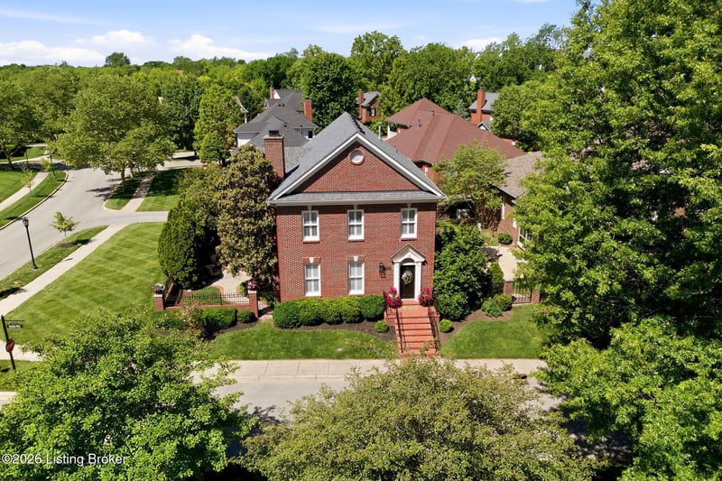8401 Broecker Blvd, Louisville, KY 40241
