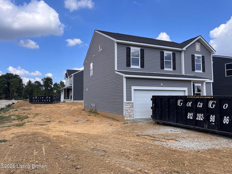 8401 Hollis Vw Way, Louisville, KY 40214