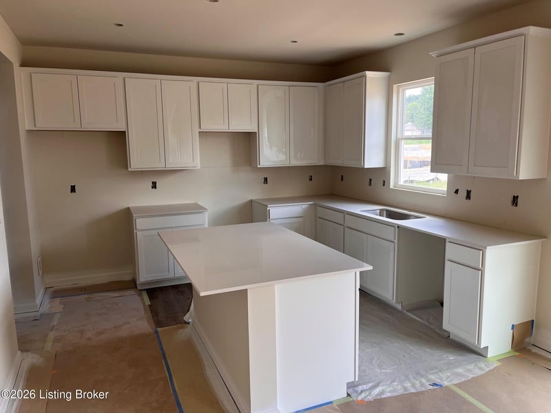 8401 Hollis Vw Way, Louisville, KY 40214