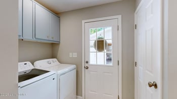 8402 Daverman Dr, Louisville, KY 40228