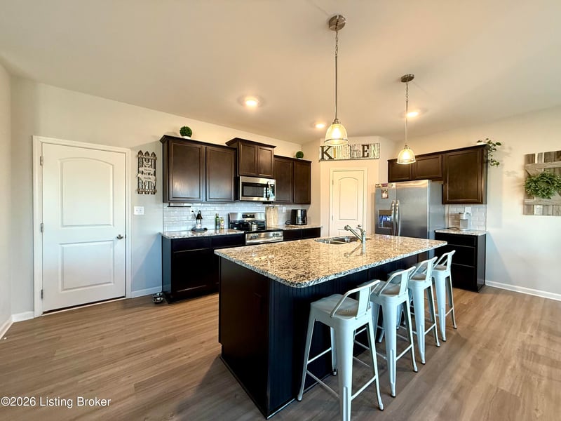 8403 Gateway Run Rd, Louisville, KY 40229