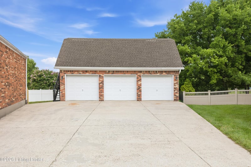 8404 Rodney Cir, Louisville, KY 40219
