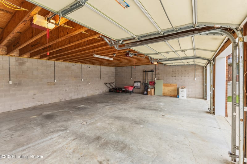 8404 Rodney Cir, Louisville, KY 40219