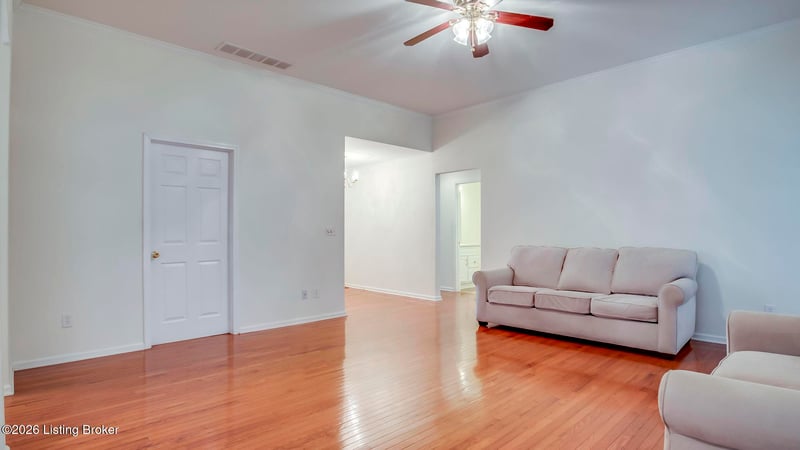 8405 Sunny Stone Ln, Louisville, KY 40299