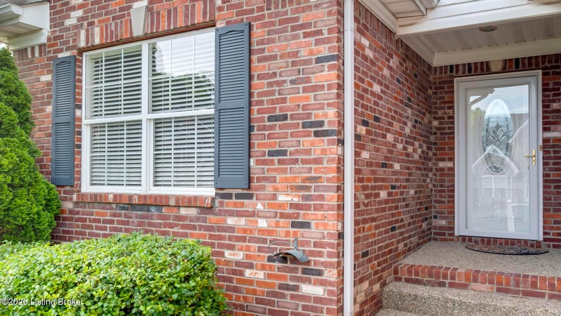 8405 Sunny Stone Ln, Louisville, KY 40299