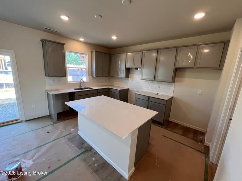 8413 Hollis View Way, Louisville, KY 40214