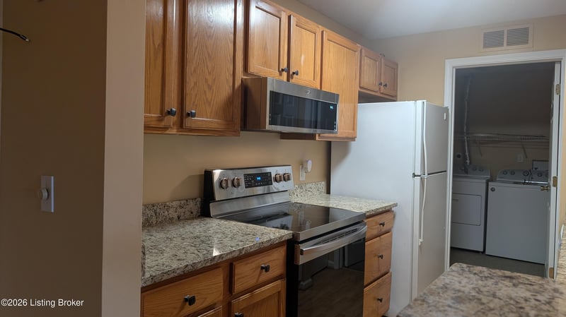 8415 Ambrosse Ln #208, Louisville, KY 40299