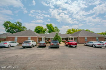 8421 Elsie Ct, Louisville, KY 40228
