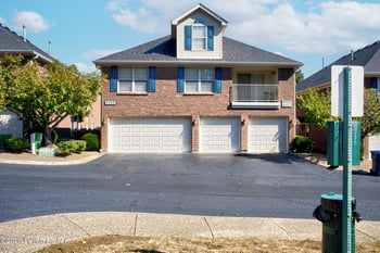 8455 Grand Trevi Dr, Louisville, KY 40228