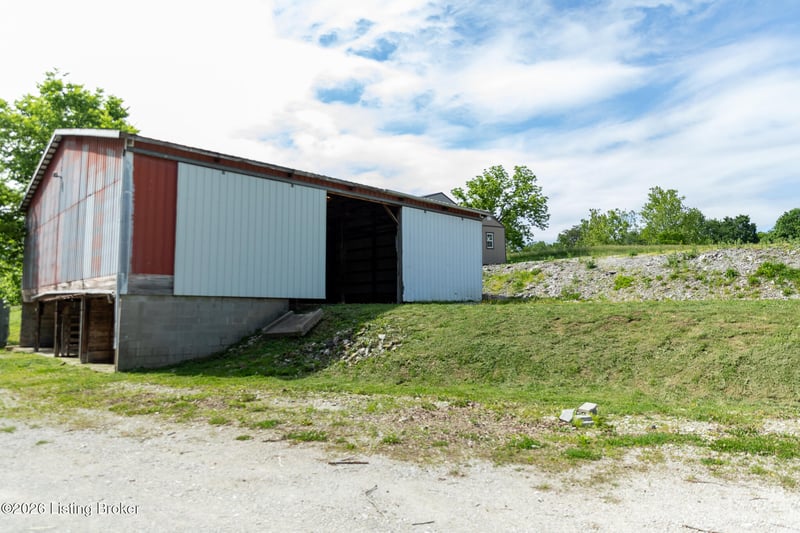 8489 Sr 356, Lexington, IN 47138
