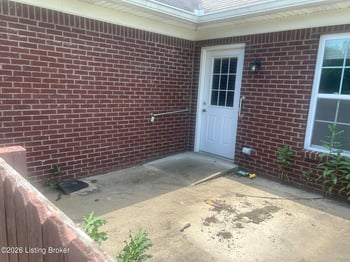850 Garden Pointe Dr, Simpsonville, KY 40067