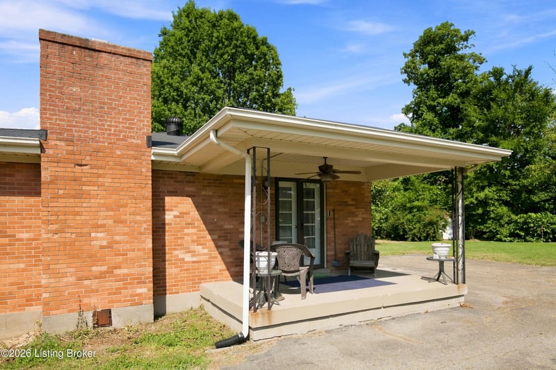 8505 Smyrna Pkwy, Louisville, KY 40228