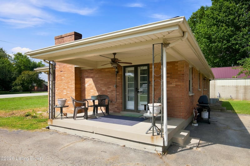 8505 Smyrna Pkwy, Louisville, KY 40228