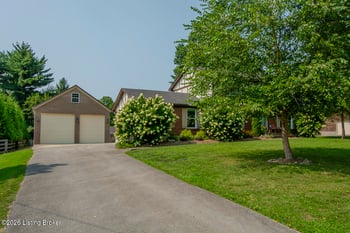 8508 Maple Ave, Pewee Valley, KY 40056