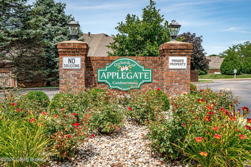 8509 Applegate Village Dr, Louisville, KY 40219