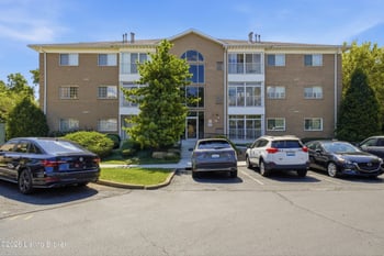 8509 Atrium Dr #201, Louisville, KY 40220