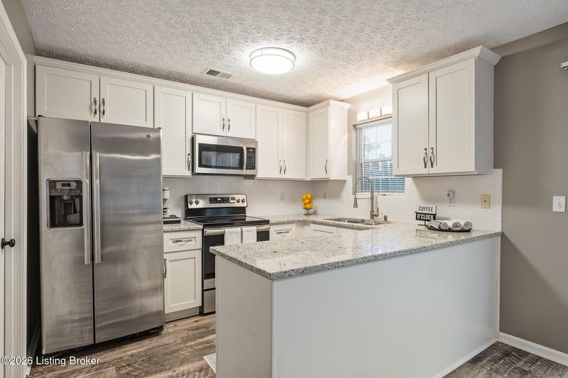 8512 Grand Neptune Dr, Louisville, KY 40228