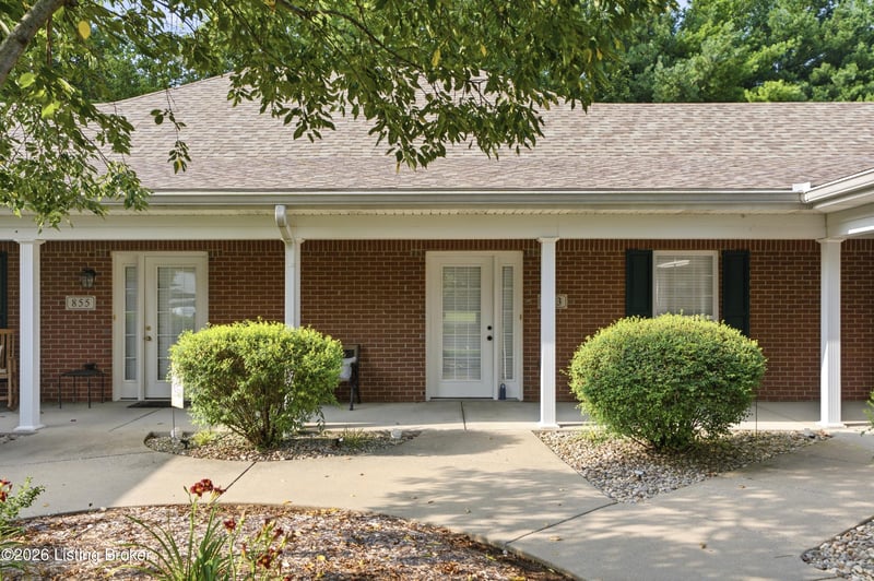 853 Garden Pointe Dr, Simpsonville, KY 40067