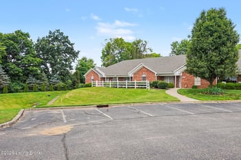 8537 Applegate Village Dr, Louisville, KY 40219