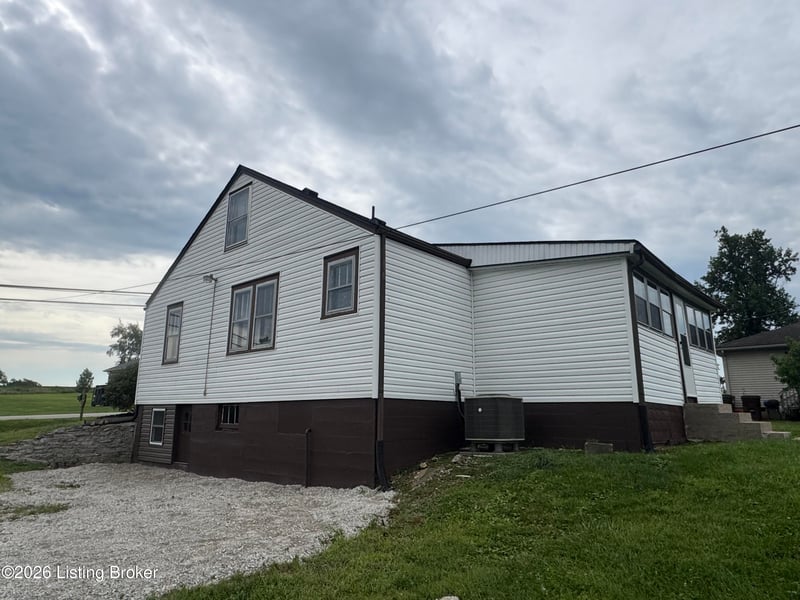 8576 Cropper Rd, Pleasureville, KY 40057